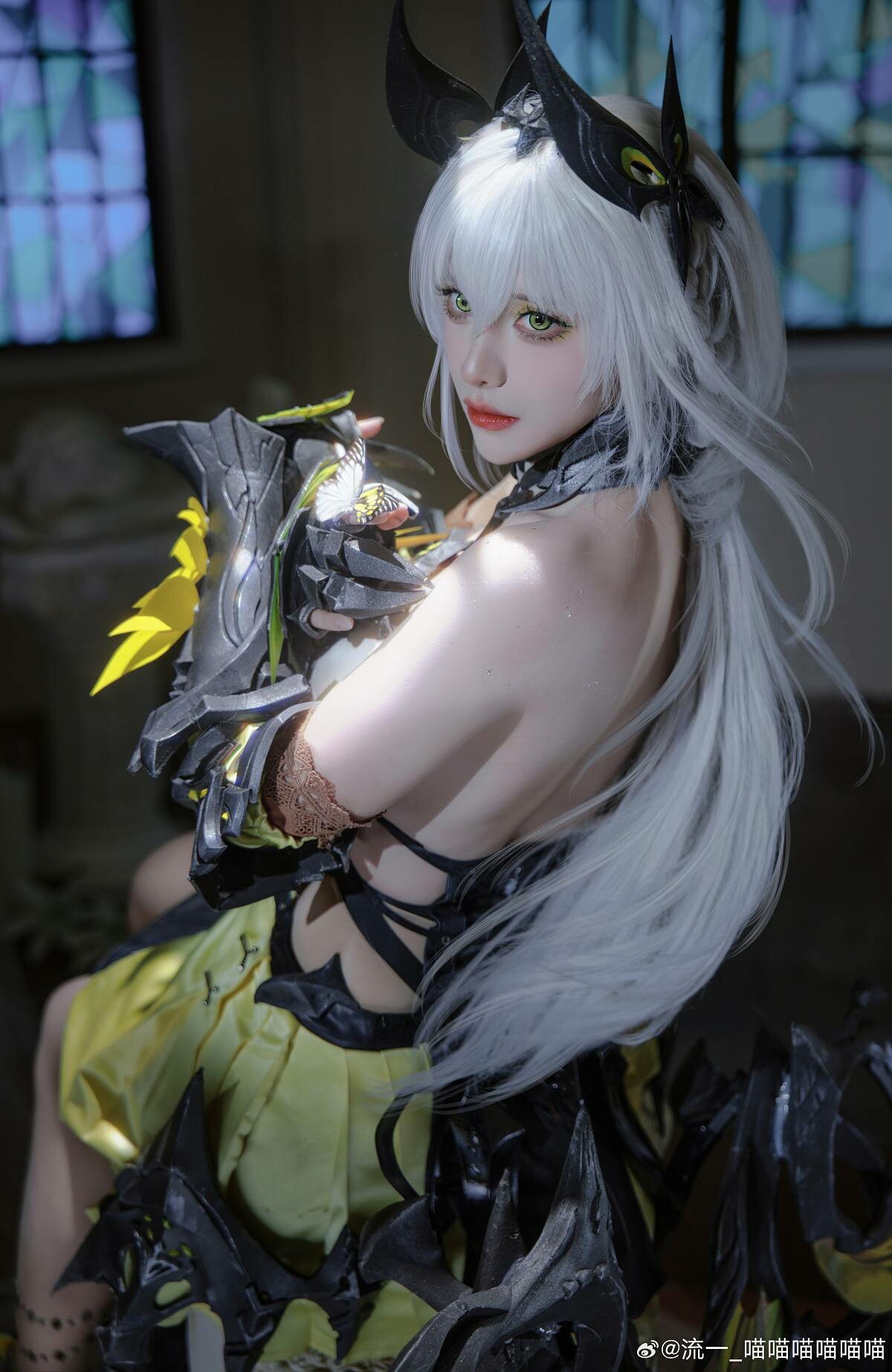 「流一」二重螺旋 赛琪 所有的蝴蝶都是失落的火焰，腐烂——或者朝着光的方向燃烧。