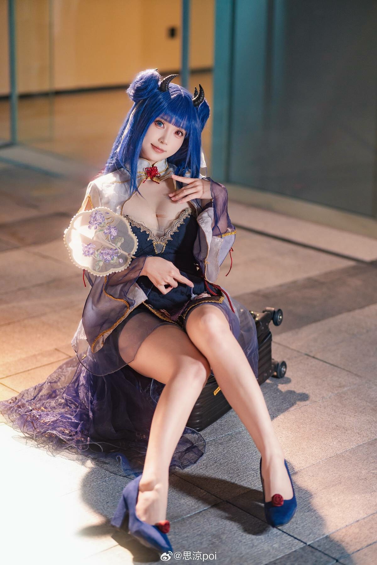 「思涼poi」碧蓝航线 伊吹 到处都挂满了灯笼和红色的装饰 真漂亮呢～